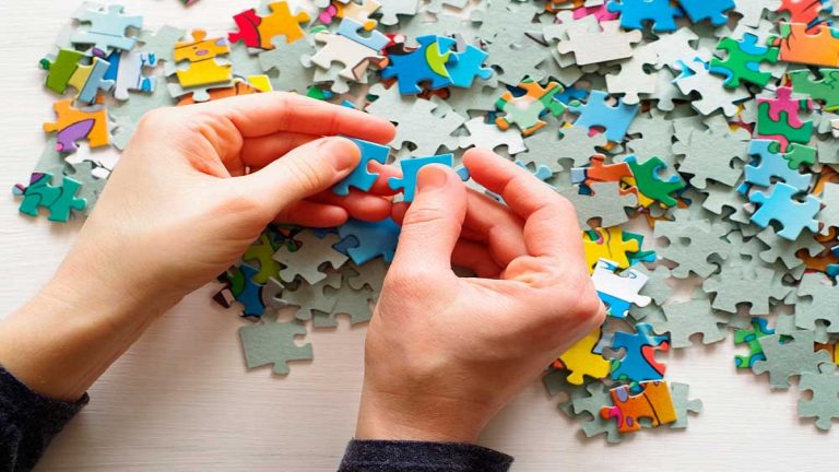 Por qué hacer puzles te puede ayudar a no perder la cabeza