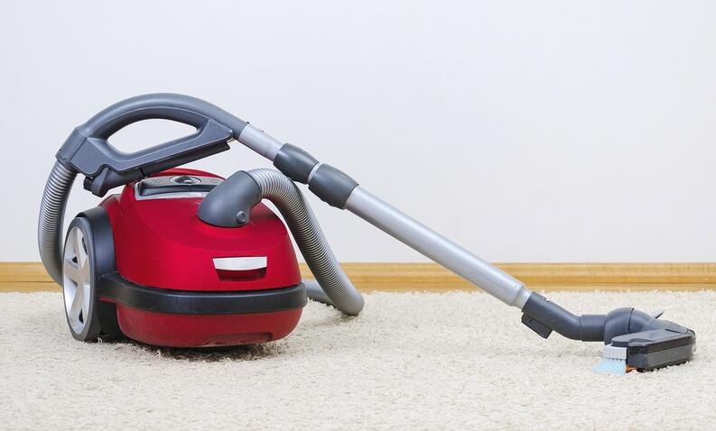 Cómo limpiar a fondo los radiadores 6 Paso 2 Utiliza la aspiradora