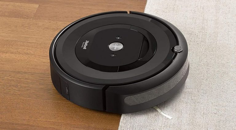 Estados Unidos prohíbe los robots aspiradores extranjeros: el Roomba y los cortacésped afectados