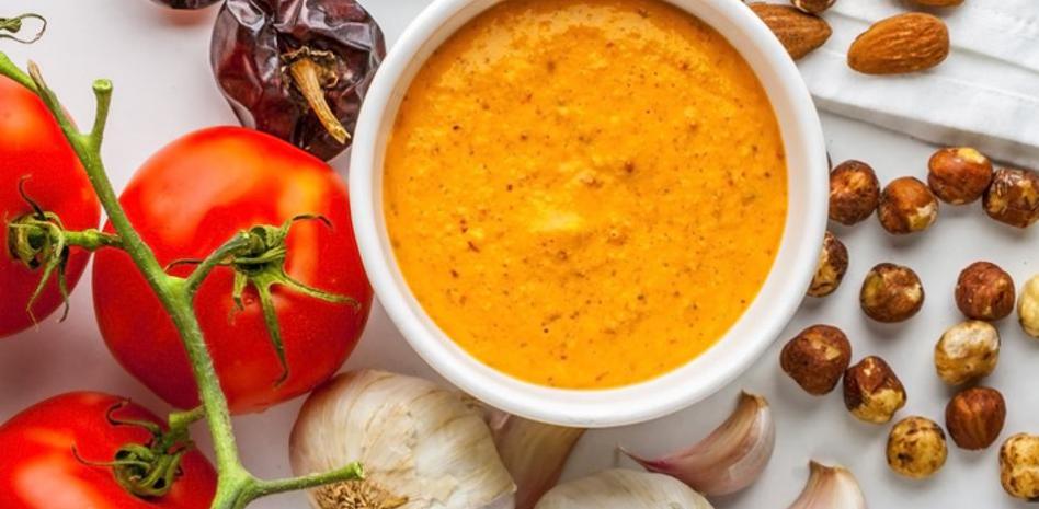 Con qué acompañar la salsa romesco a parte de la quesadilla