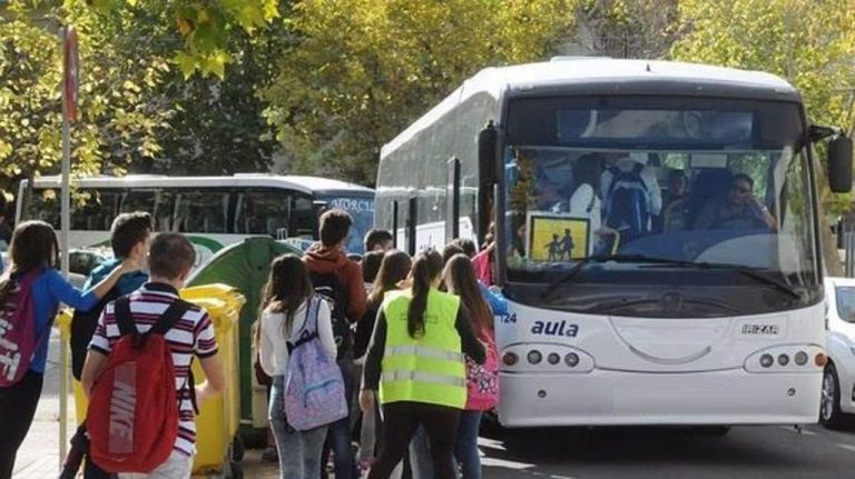 Cantabria fija servicios mínimos del 100% en transporte escolar, comedor y limpieza para la huelga