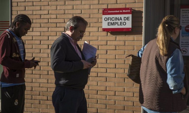 El paro sube en octubre en 49.558 personas, su menor ascenso en este mes desde 2016
