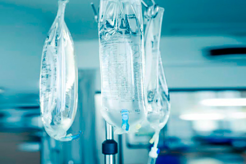 No tiene contraindicaciones y no interacciona con ningún medicamento