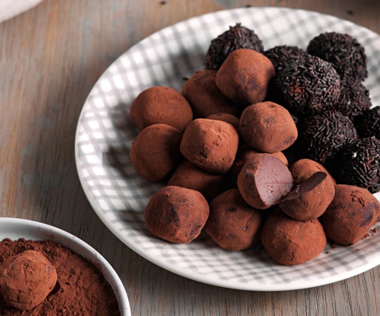 Cómo hacer unas trufas de chocolate con dos ingredientes