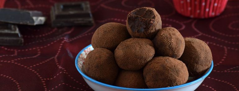 Cómo hacer unas trufas de chocolate con dos ingredientes