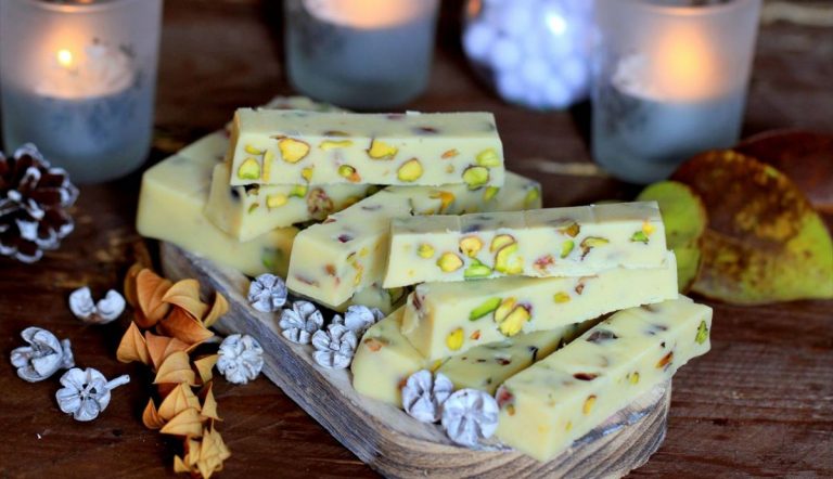 Cómo hacer el turrón de chocolate blanco más sabroso en tu propia casa