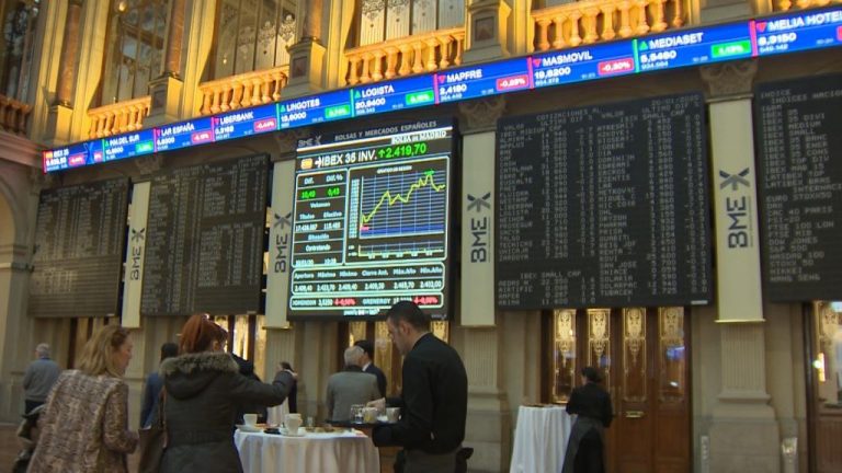 Pfizer sube un 12% en Bolsa tras anunciar que su vacuna tiene una eficacia del 90%