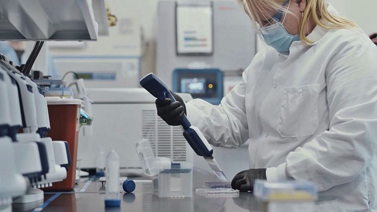 El segundo análisis de la vacuna rusa  muestra una eficacia superior al 95%