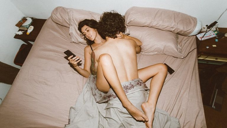 El sexo durante el trabajo es más fácil si lo haces en casa. La erótica del teletrabajo