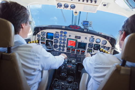 Precauciones para volar en charter