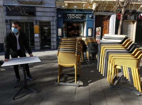 Noviembre cerró con casi 20.000 trabajadores mas en ERTE por los rebrotes Noviembre cerró con casi 20.000 trabajadores mas en ERTE por los rebrotes