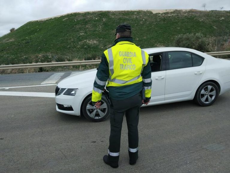 Detenido por circular en sentido contrario, borracho y sin carné