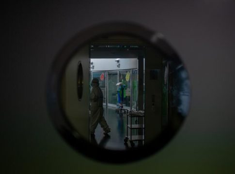 Cataluña no consigue bajar la tasa de riesgo de rebrote y suma 1.696 casos más que ayer Cataluña no consigue bajar la tasa de riesgo de rebrote y suma 1.696 casos más que ayer