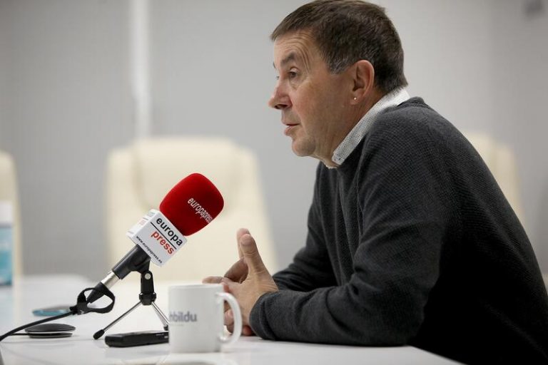 Otegi advierte que serán 