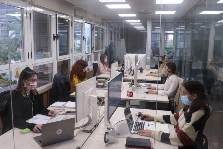 El stock de oficinas en alquiler aumenta un 22% en noviembre