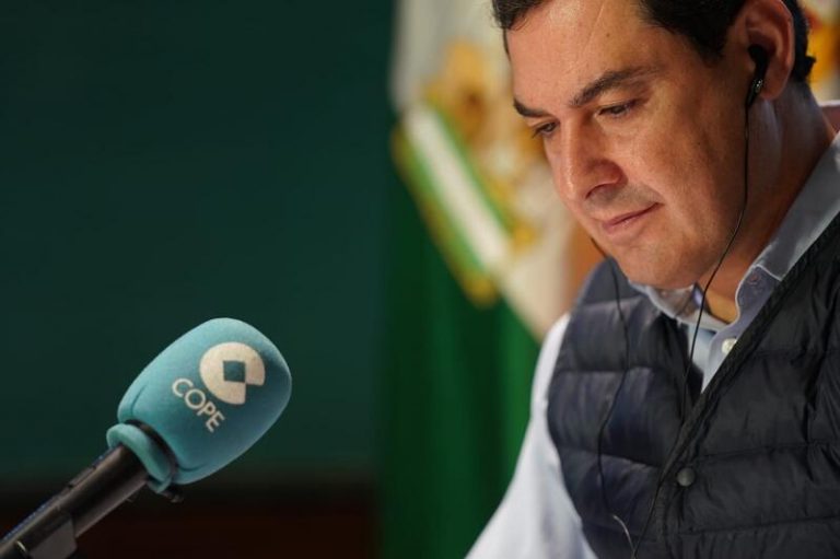 Andalucía no descarta medidas más duras si la evolución va a 