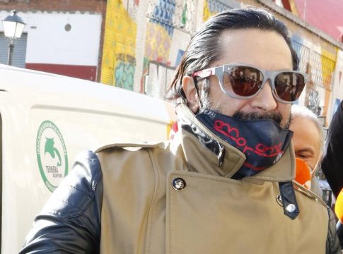 Rafael Amargo sale del despacho de su abogado junto a su pareja Rafael Amargo sale del despacho de su abogado junto a su pareja