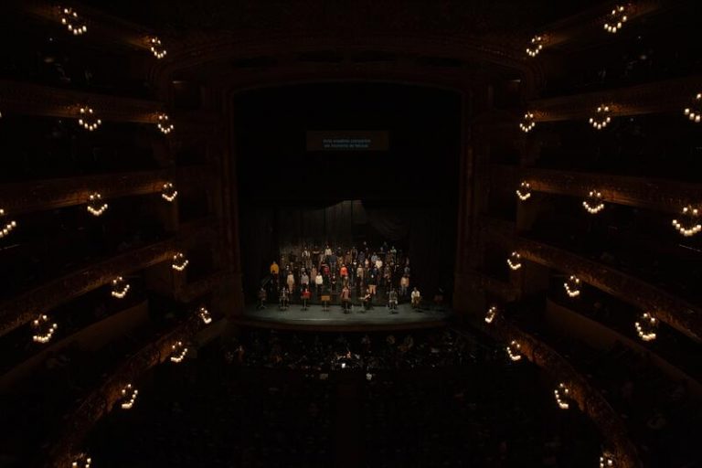 Cataluña mantiene el aforo al 50% en los equipamientos culturales