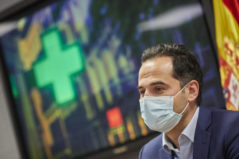 Aguado no entiende cómo hoy llegarán más de 100 vuelos procedentes de Reino Unido