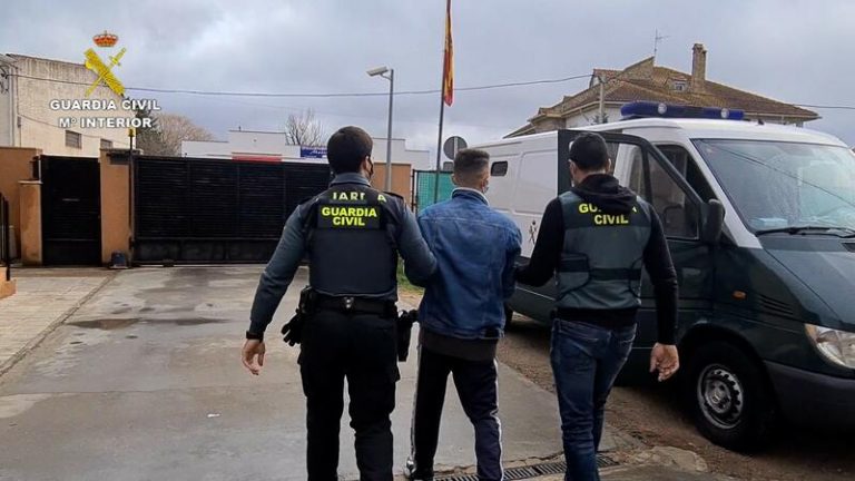Desarticulada una banda que cometió más de 260 estafas con la venta de mascarillas