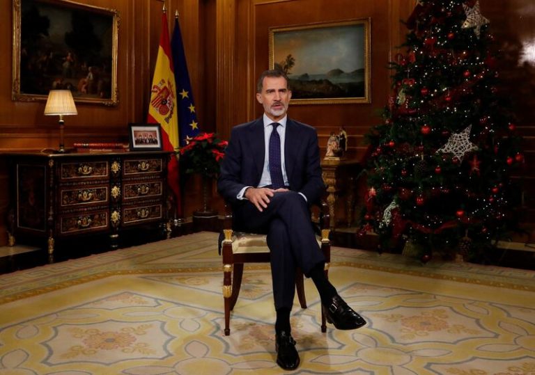 Las presiones al Rey para que condene las actividades de su padre convierten en un examen su mensaje de Navidad