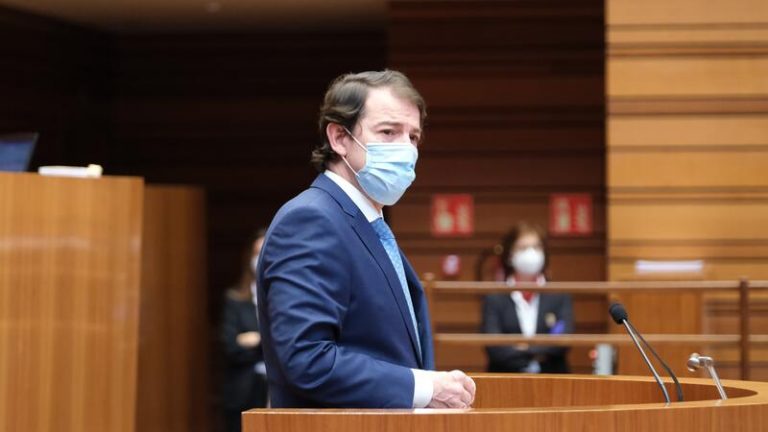 Mañueco cree que el Gobierno ha pasado de la 