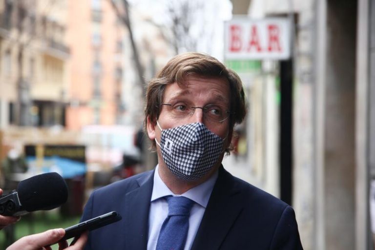 PP dice que el PSOE no puede defender a la vez a Podemos y a la monarquía