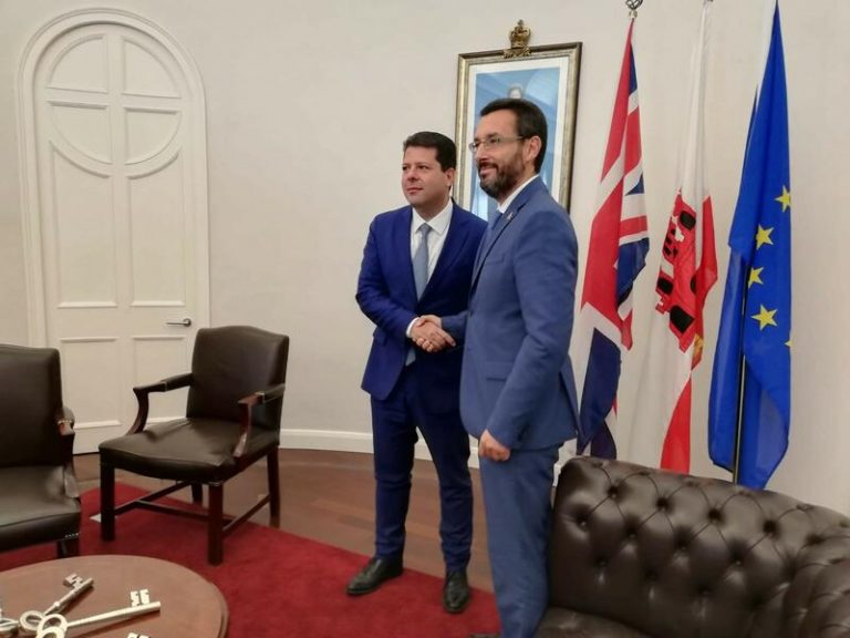 El alcalde de La Línea confía en llegar a un acuerdo con Gibraltar a pesar de la 
