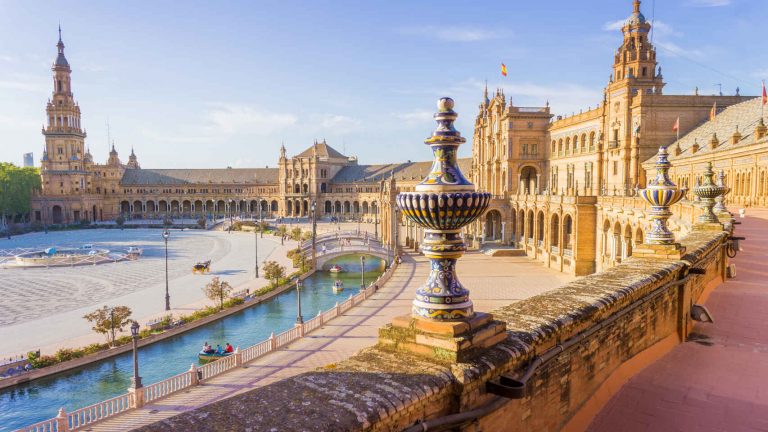 Estas son las plazas más bonitas de España