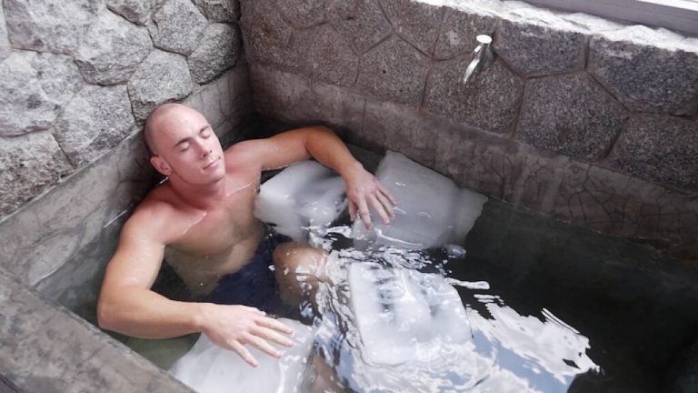 Para qué es bueno ducharse con agua fría