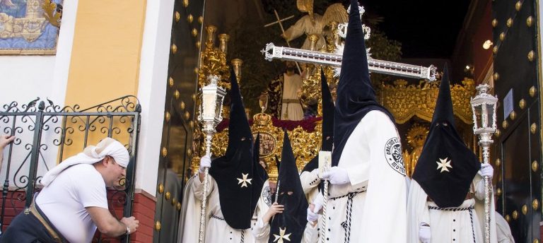 Arzobispo de Sevilla: Se suspenden de las procesiones durante la Semana Santa de 2021