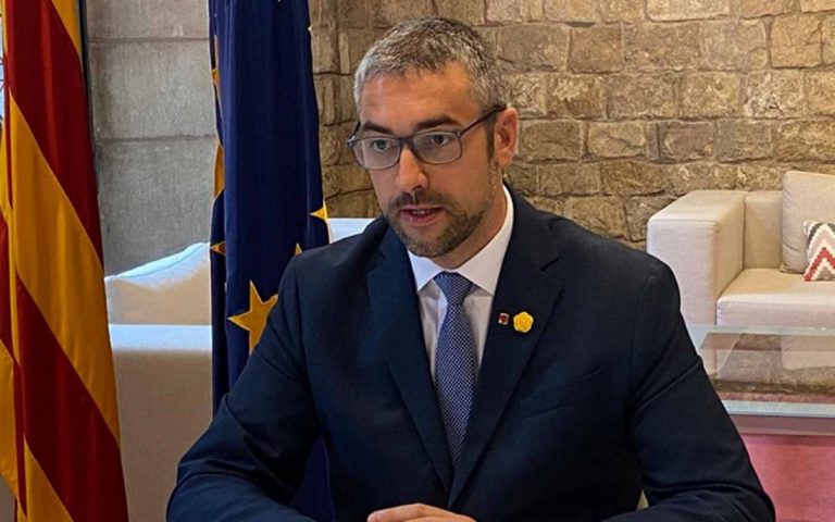 El Gobierno catalán tiende la mano a los grupos para unas elecciones seguras