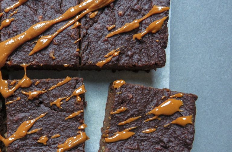 Cómo hacer un brownie de boniato en el microondas