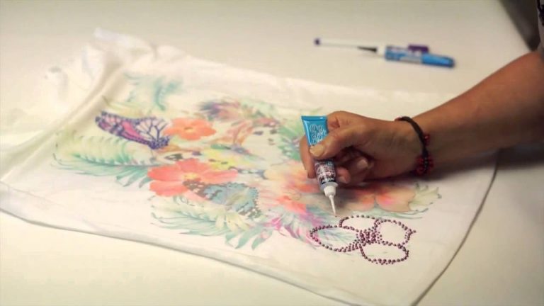 Cómo decorar tus camisetas con pintura de gel