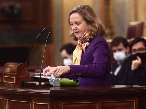 Economía.-Calviño confirma que mañana se aprueba prohibir desahucios y cortes de suministros y reforma de Administración