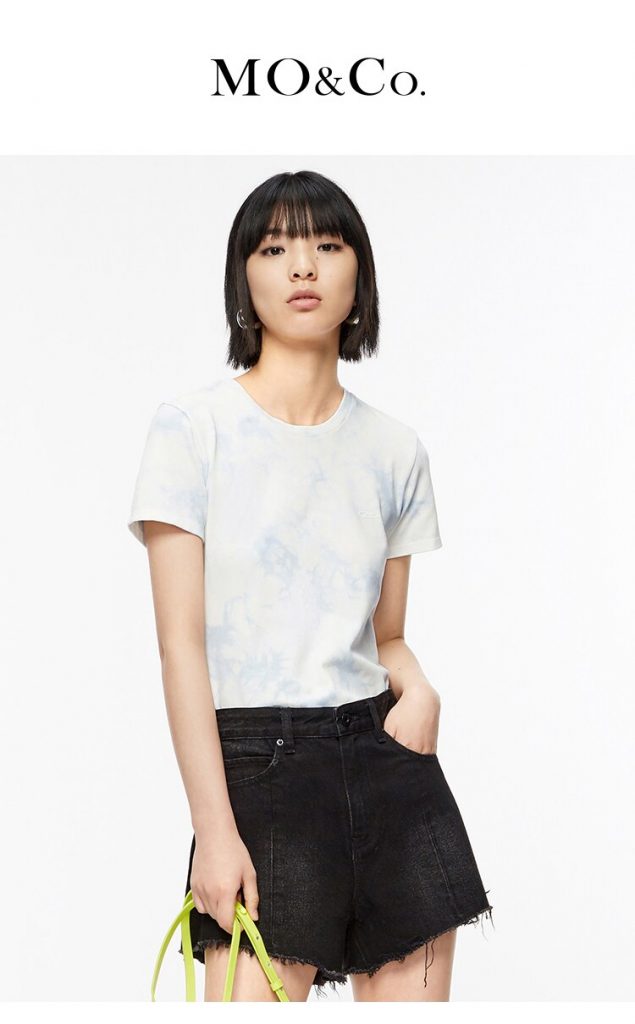 Camiseta colorida de cuello redondo