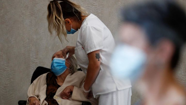 Cataluña intervino durante la pandemia en 27 residencias de mayores