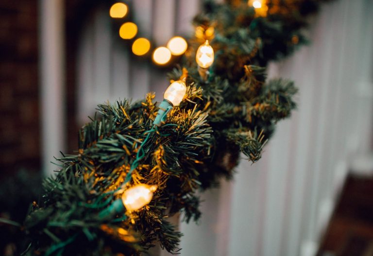 Cómo decorar un pasillo por Navidad