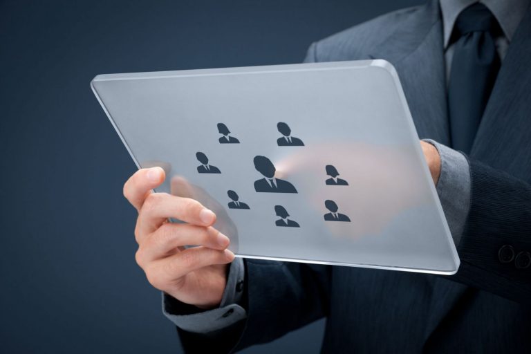 Cómo encontrar trabajo en Facebook