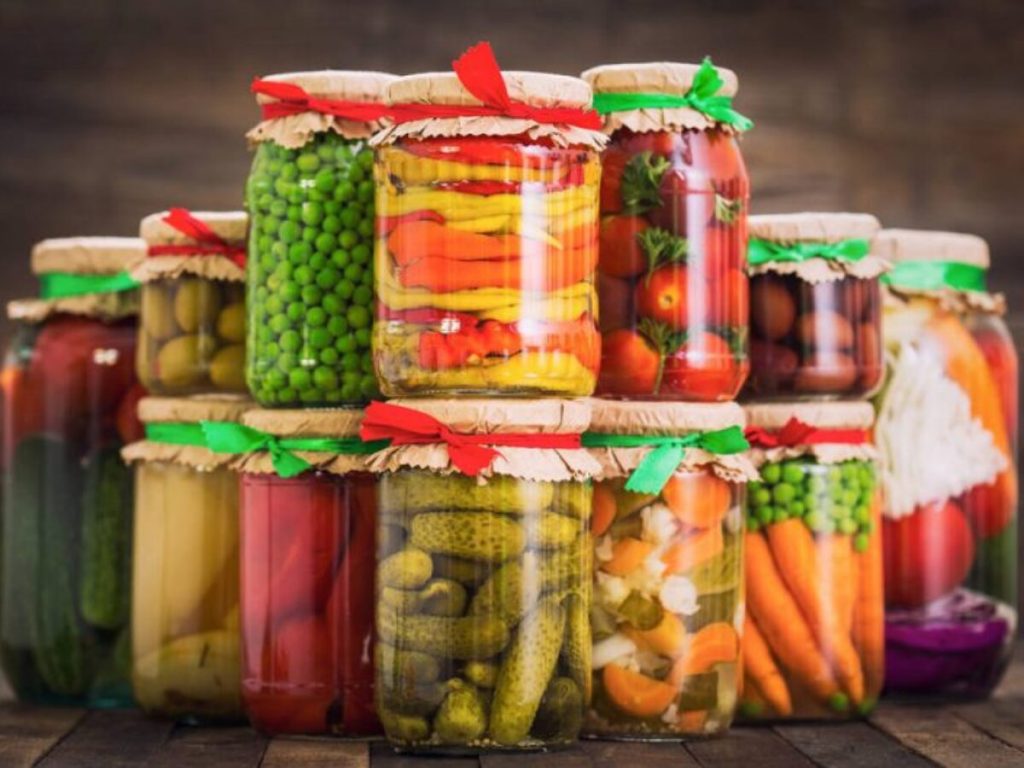 ¿Cómo se preparan los encurtidos en varios países?