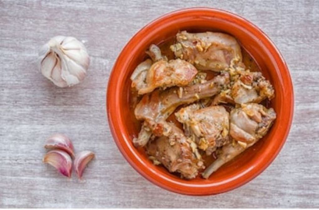 Cómo hacer un conejo al ajillo fácil y en 20 minutos 3 Ingredientes