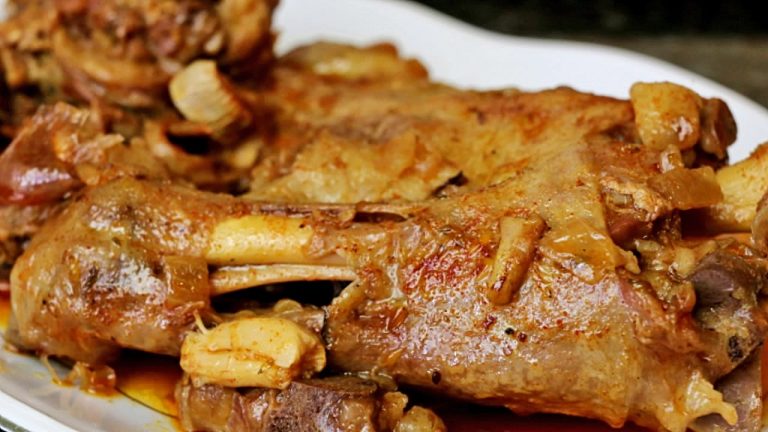 Cómo hacer un guiso de pierna de cordero para Navidad que quede jugoso