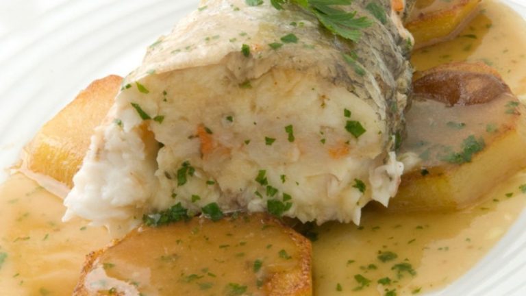Cómo hacer una deliciosa merluza con gambas de Arguiñano