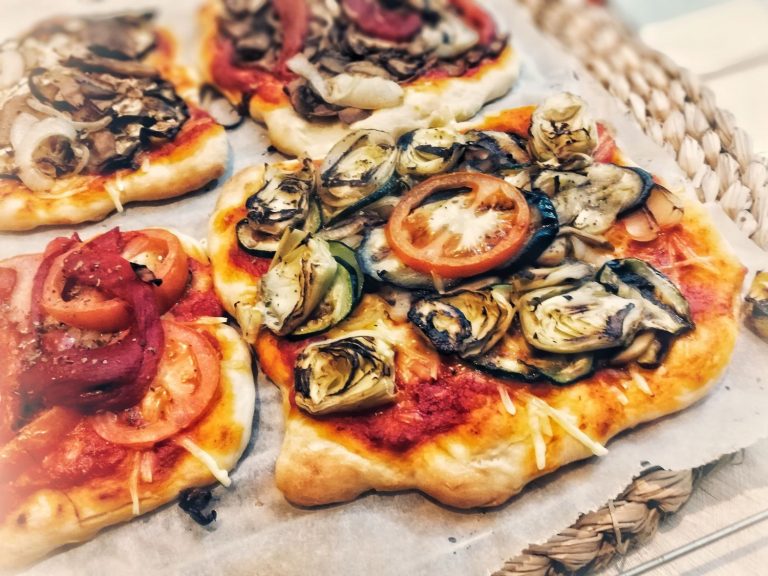 Cómo hacer una pizza vegana en el horno