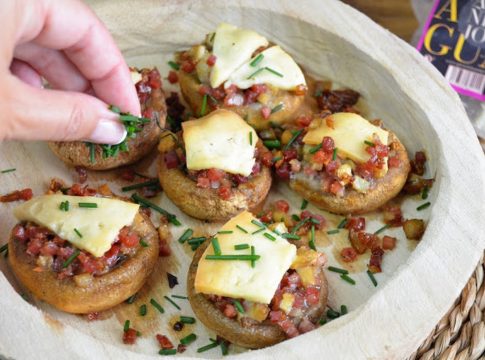 Cómo hacer unos champiñones rellenos de jamón ibérico al horno en 20 minutos Cómo hacer unos champiñones rellenos de jamón ibérico al horno en 20 minutos