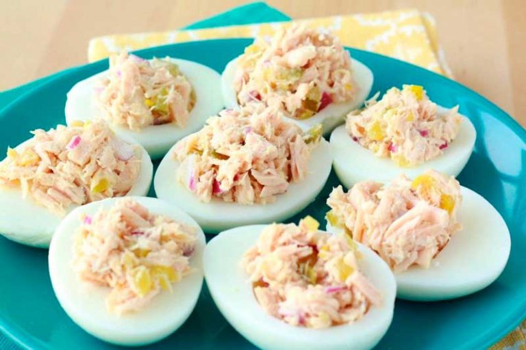 Cómo hacer unos huevos rellenos con atún y mayonesa