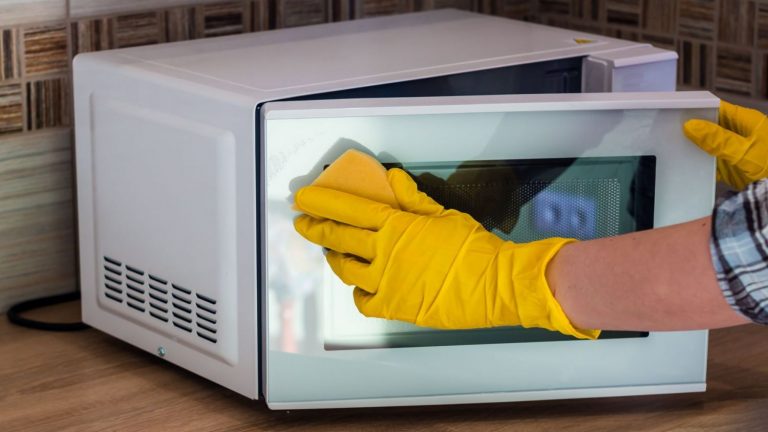 Los alimentos que no deberías meter en el microondas