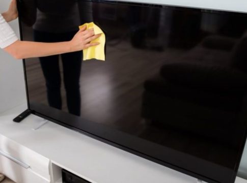Cómo limpiar la pantalla del televisor para que no queden manchas Cómo limpiar la pantalla del televisor para que no queden manchas