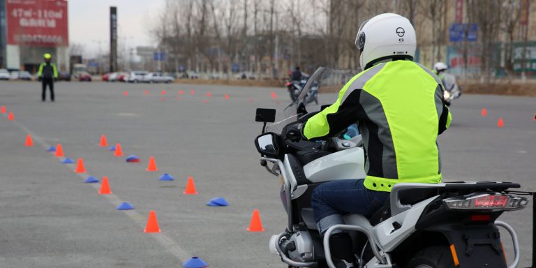 Cómo sacarse el carnet de conducir de moto