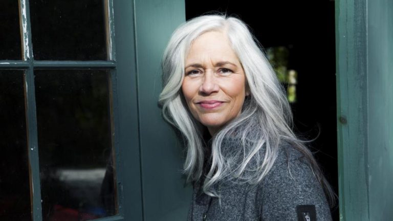 Cómo tratar el envejecimiento del pelo